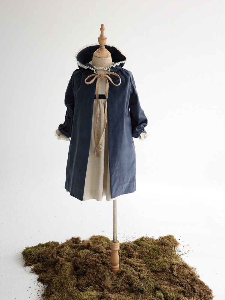 02 ABRIGO ABIGAIL CAPUCHA