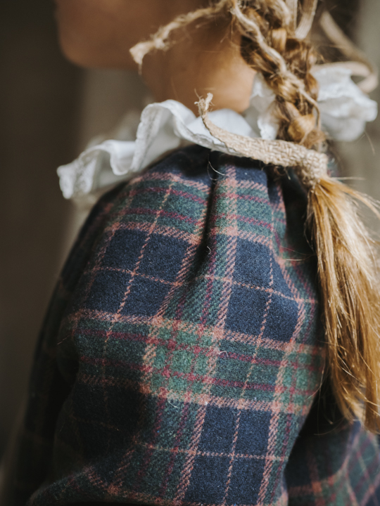 0009 ABRIGO ESCOCIA ABIGAIL