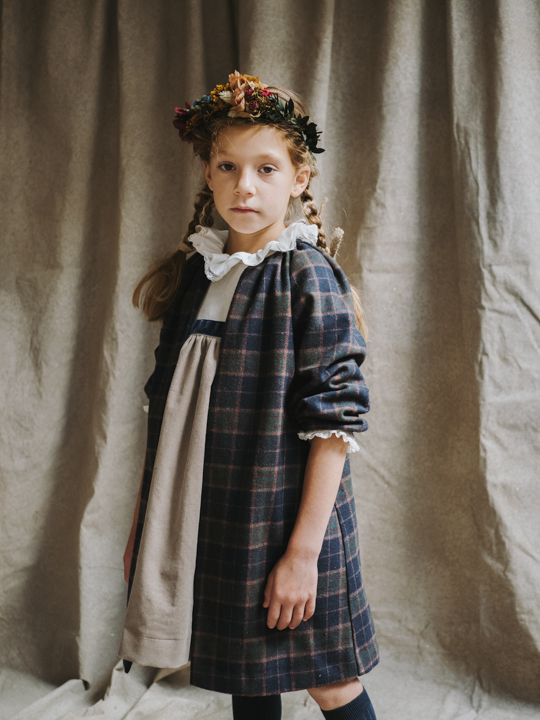 0009 ABRIGO ESCOCIA ABIGAIL